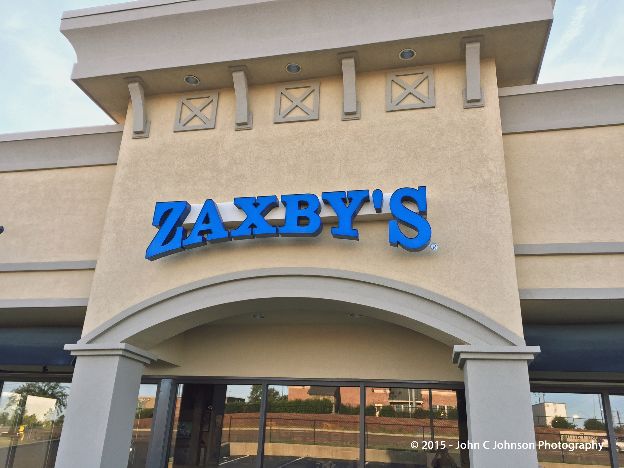 Zaxby's building